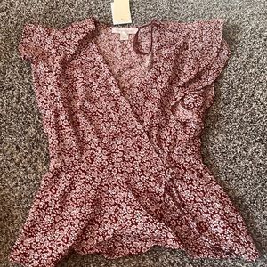 Short sleeve flower shirt size Medium